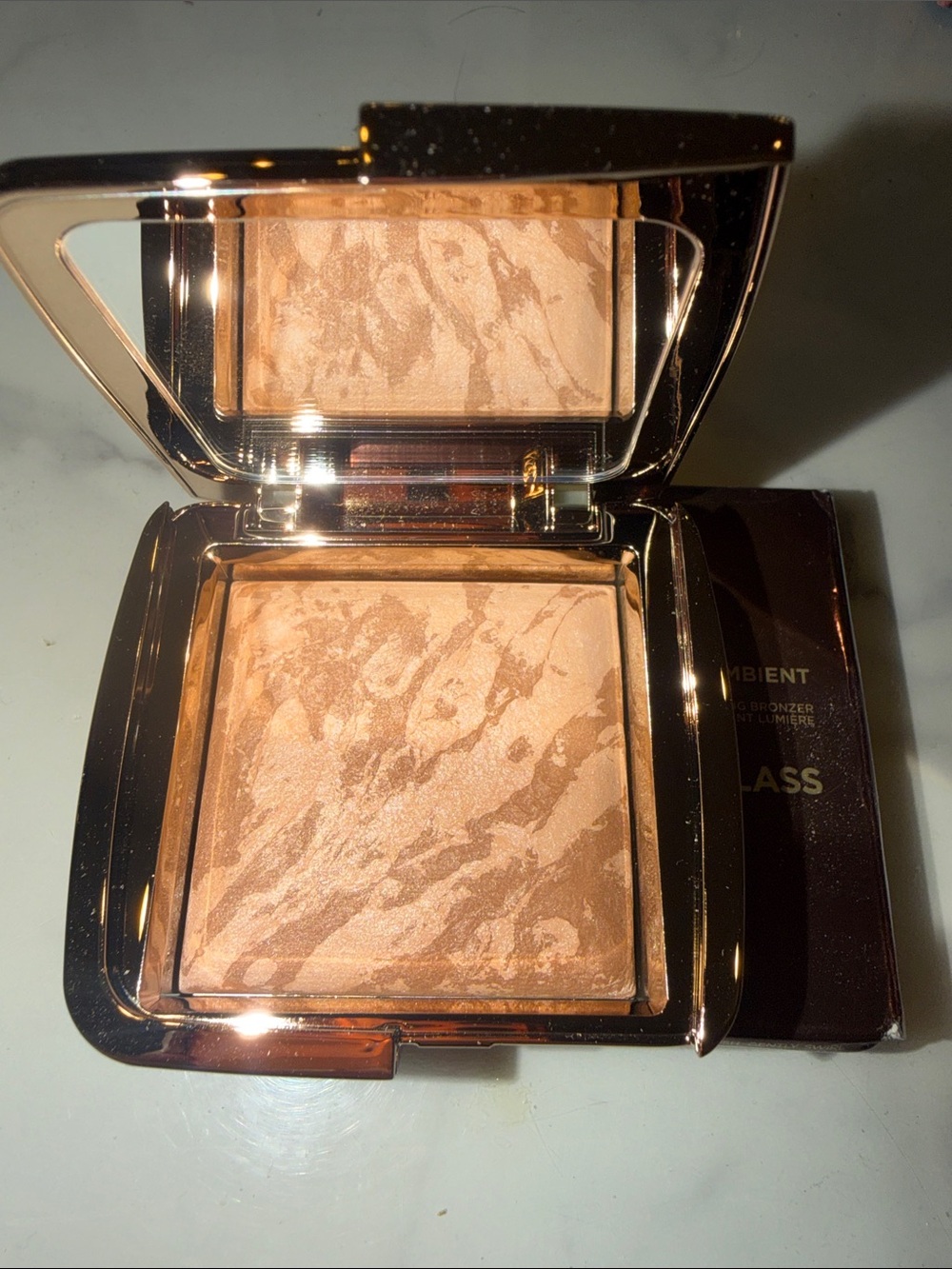 Hourglass Ambient Bronzer & Highlighter Compact - Marbleized Bronze